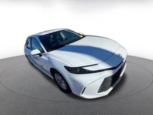 Used 2025 Toyota Camry LE image 1