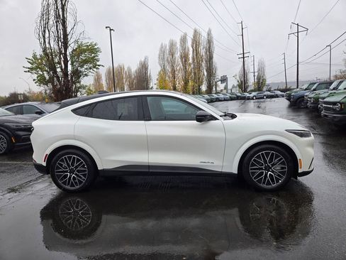 New 2025 Ford Mustang Mach-E Premium image 5