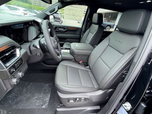 New 2026 GMC Yukon XL Denali AWD/4WD image 13