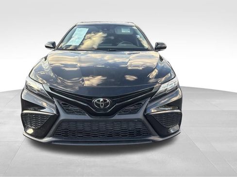 Used 2023 Toyota Camry SE w/ Audio Upgrade Package FWD image 3