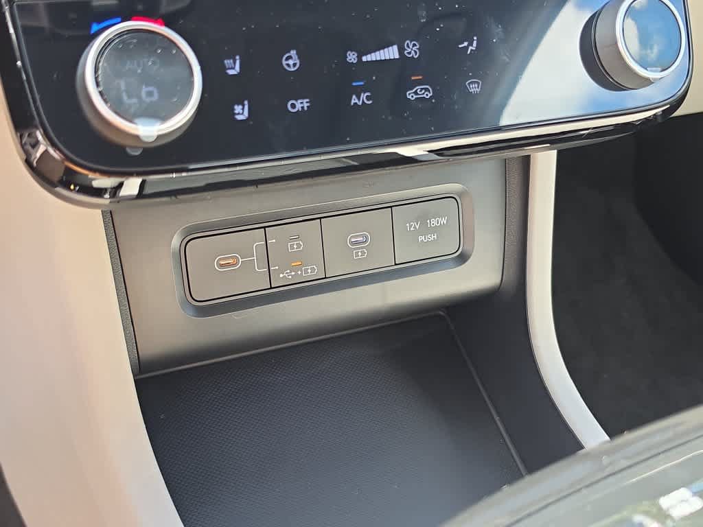 New 2026 Hyundai Tucson Limited w/ Tow & Go Package FWD image 33