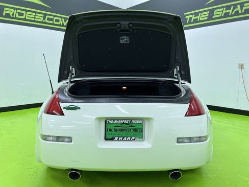 Used 2005 Nissan 350Z Touring RWD image 9