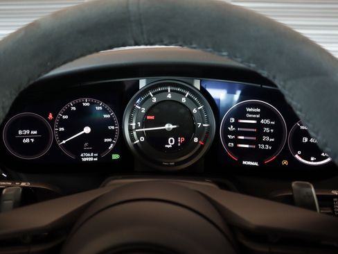 Certified 2024 Porsche 911 Carrera T image 16