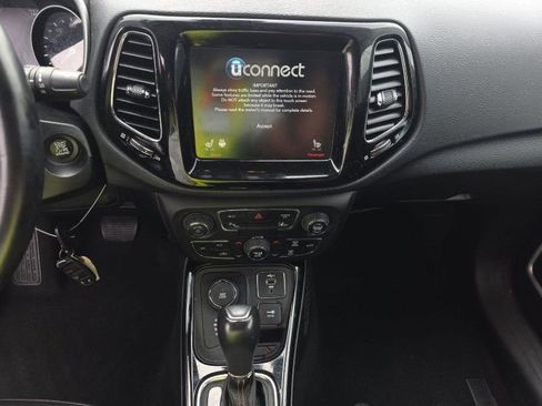 Used 2021 Jeep Compass Limited image 15