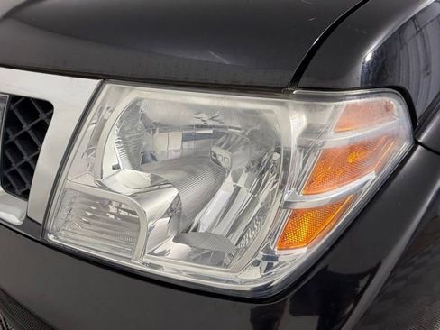 Used 2019 Nissan Frontier SV AWD/4WD image 11