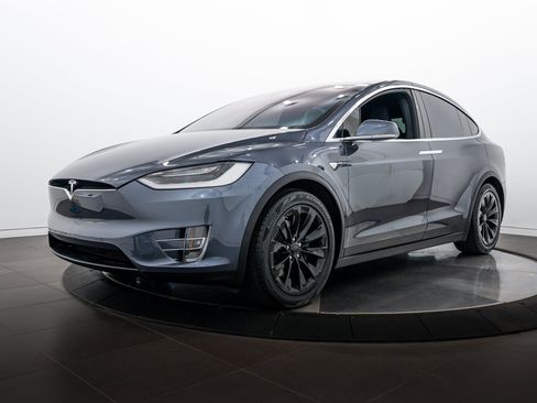 Used 2018 Tesla Model X 75D AWD/4WD image 6