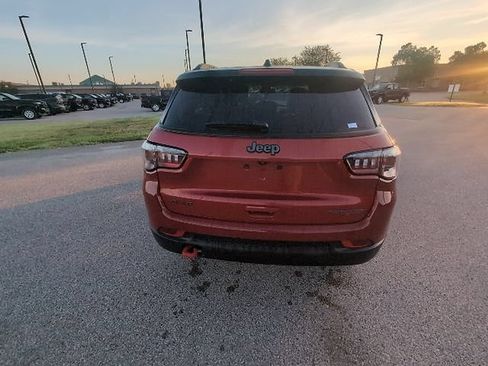 Used 2025 Jeep Compass Trailhawk AWD/4WD image 6