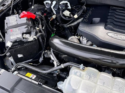 Certified 2022 Ford F150 XLT w/ Equipment Group 302A High image 30