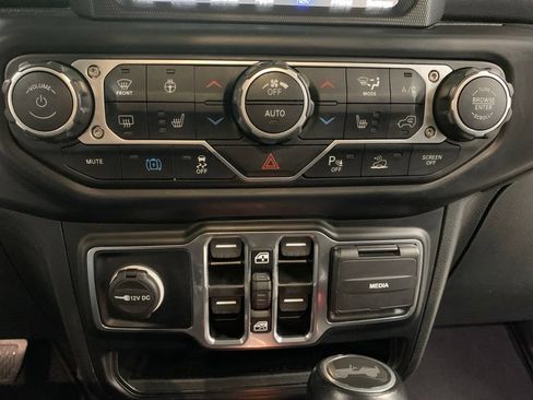 Certified 2023 Jeep Wrangler Unlimited Sahara AWD/4WD image 27