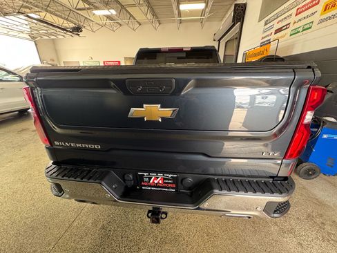 Used 2022 Chevrolet Silverado 1500 LTZ w/ LTZ Premium Package AWD/4WD image 6