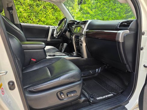 Used 2018 Toyota 4Runner Limited AWD/4WD image 37