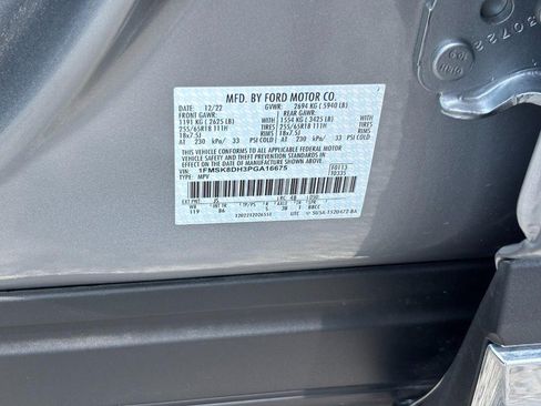 Used 2023 Ford Explorer XLT AWD/4WD image 26
