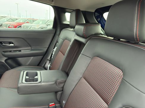 New 2026 Nissan Kicks SR image 33