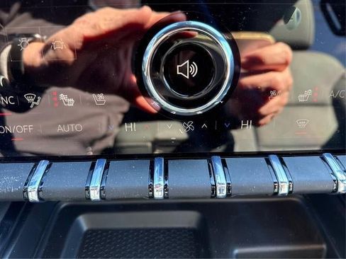 New 2026 GMC Acadia AT4 w/ Luxury Package image 19