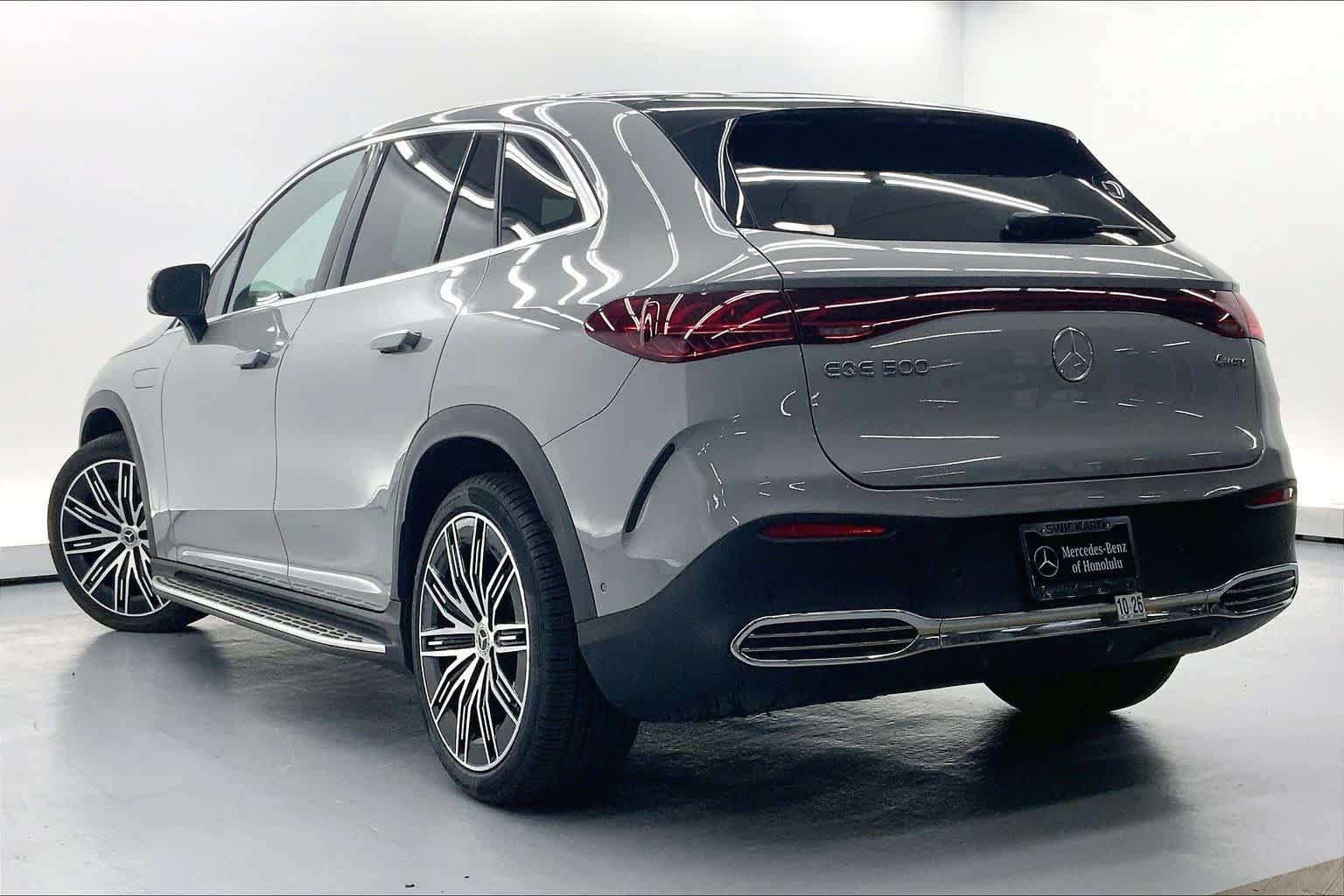 Used 2023 Mercedes-Benz EQE 500 4MATIC SUV image 3