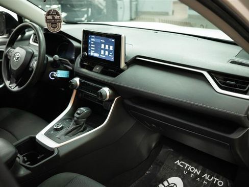 Used 2023 Toyota RAV4 LE image 13