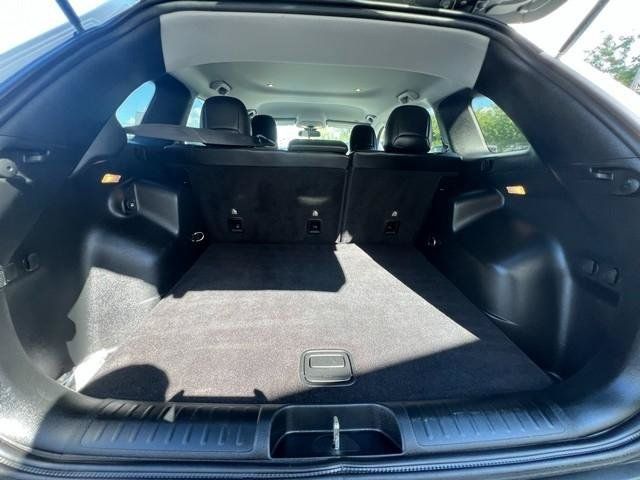 Used 2019 Jeep Cherokee Latitude Plus w/ Cold Weather Group AWD/4WD image 24