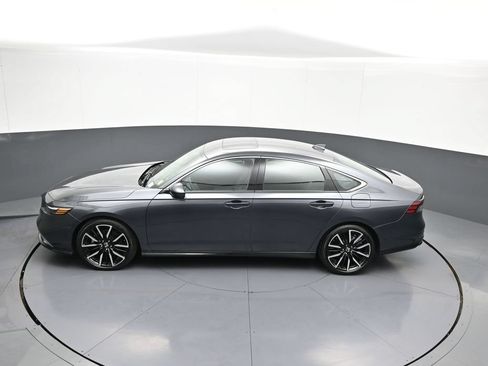 Used 2025 Honda Accord Touring image 40