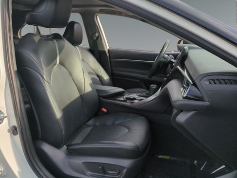 Used 2021 Toyota Camry XSE w/ Navigation Package FWD image 15