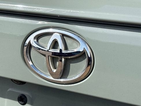 Used 2020 Toyota RAV4 XLE Premium image 28