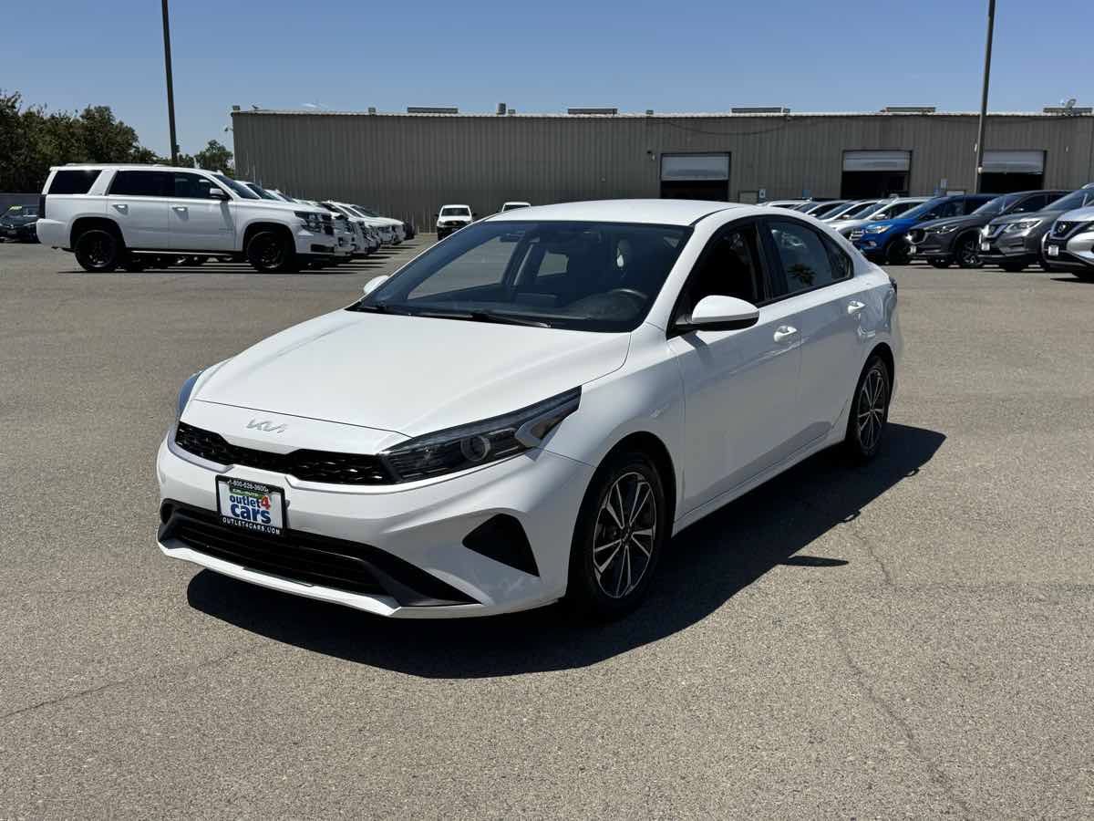 Used 2022 Kia Forte LXS FWD image 5