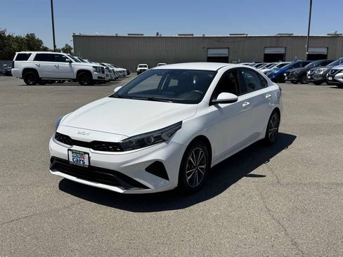 Used 2022 Kia Forte LXS FWD image 5