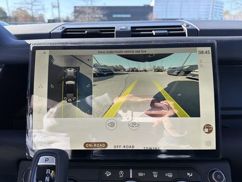 New 2026 Land Rover Defender 110 X-Dynamic SE image 25