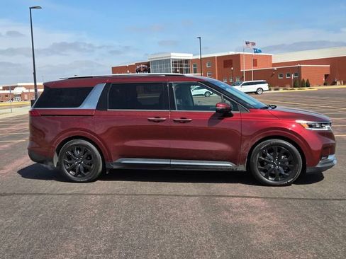 Used 2024 Kia Carnival SX Prestige image 2