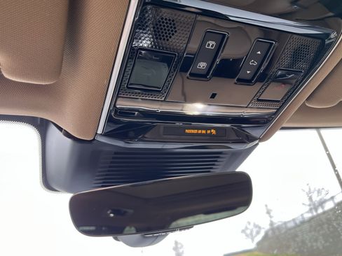 Used 2023 Land Rover Range Rover SE image 24