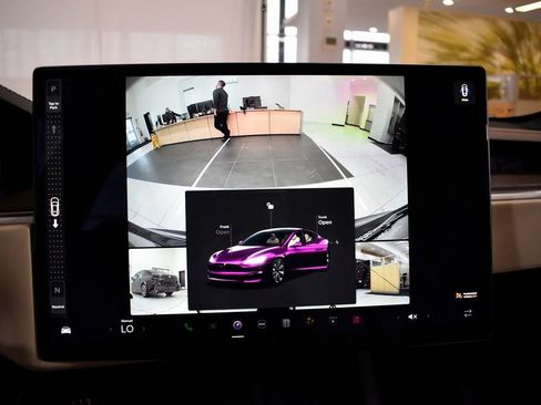 Used 2023 Tesla Model S image 41