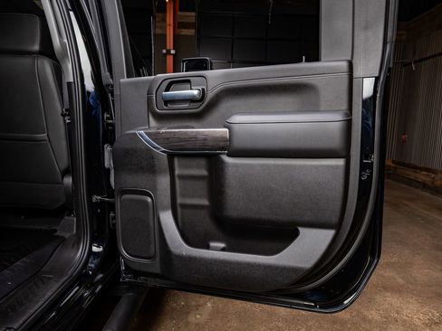 Used 2021 Chevrolet Silverado 2500 LTZ w/ LTZ Plus Package image 39