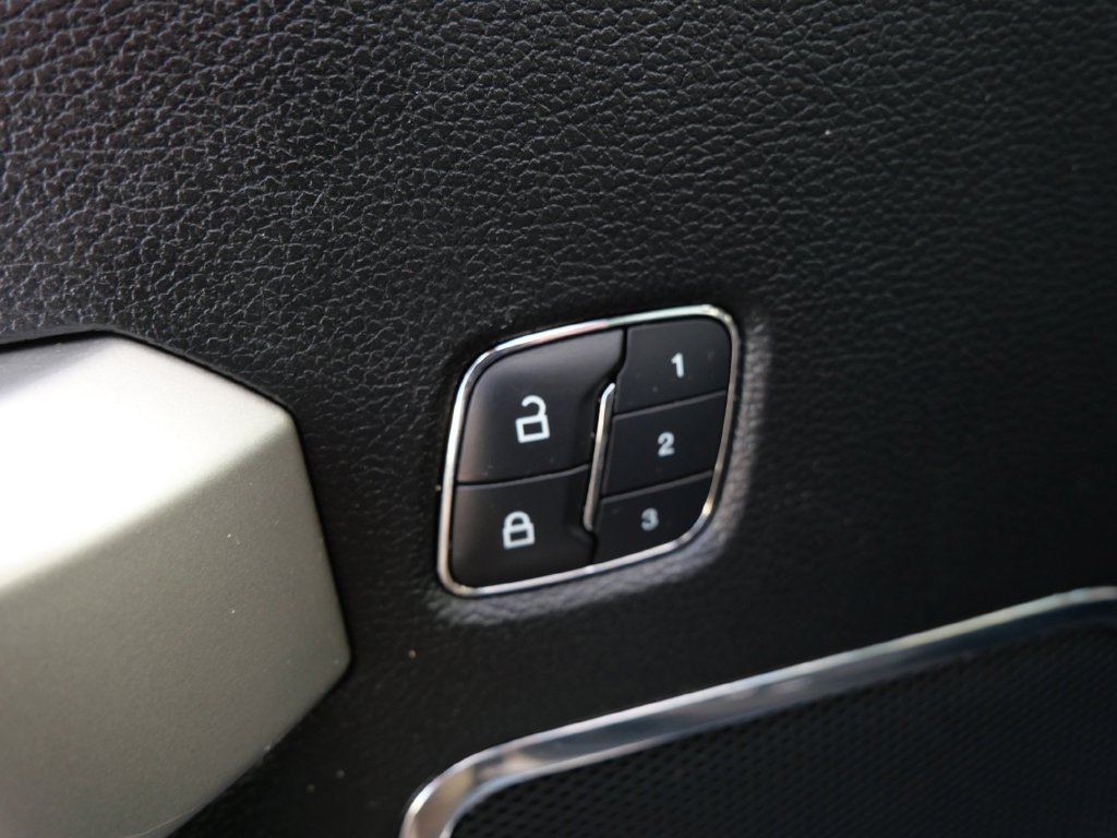 Used 2015 Ford F150 Lariat w/ Equipment Group 502A Luxury AWD/4WD image 13