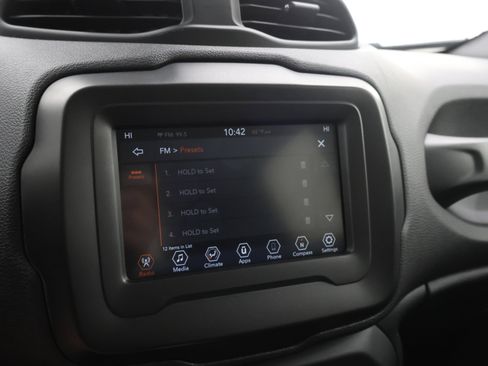 Used 2019 Jeep Renegade Latitude AWD/4WD image 43