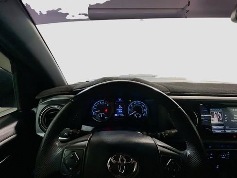 Used 2016 Toyota Tacoma TRD Sport RWD image 7