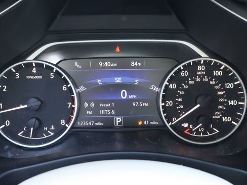 Used 2018 Nissan Murano SL w/ Moonroof Package FWD image 10