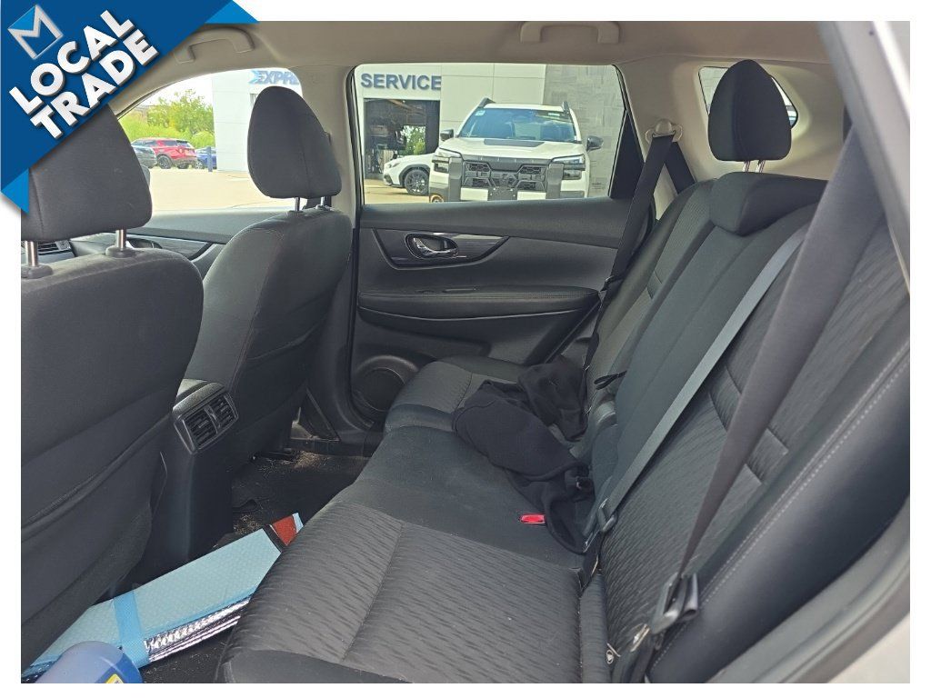Used 2019 Nissan Rogue SV AWD/4WD image 14