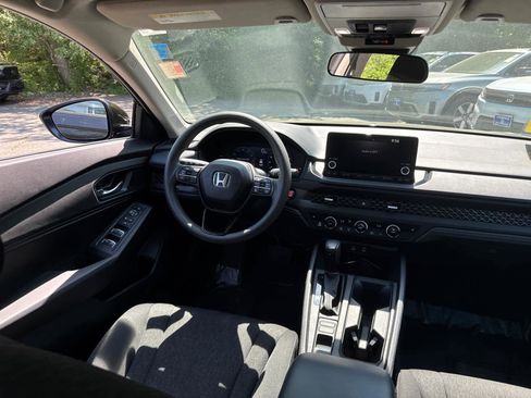 Used 2025 Honda Accord SE image 31