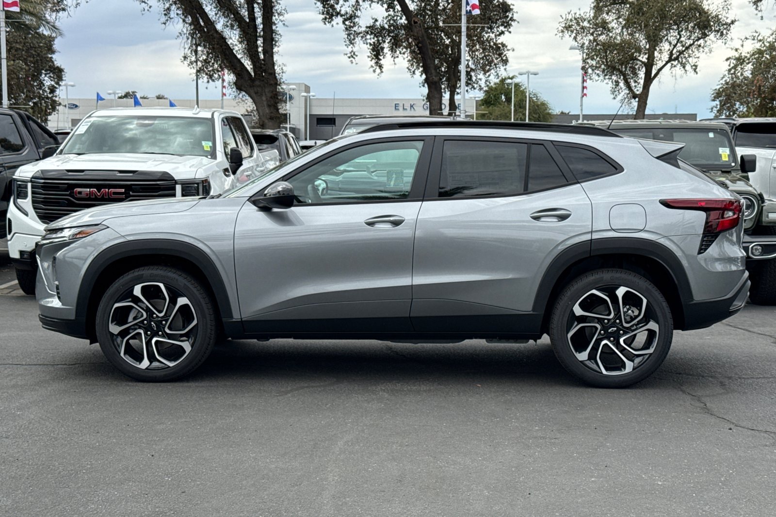 New 2026 Chevrolet Trax RS w/ Driver Confidence Package FWD image 6