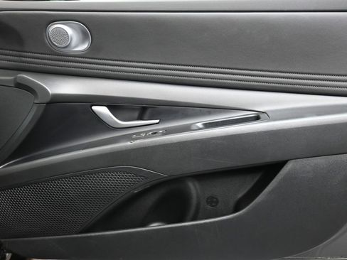 Certified 2024 Hyundai Elantra SEL w/ Convenience Package image 11