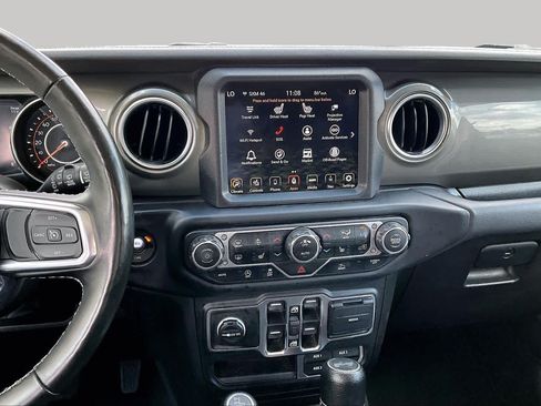 Used 2023 Jeep Wrangler Unlimited Sahara w/ Cold Weather Group AWD/4WD image 7