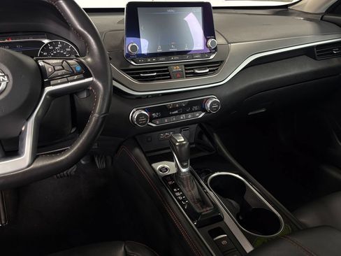 Used 2025 Nissan Altima 2.5 SR AWD/4WD image 19