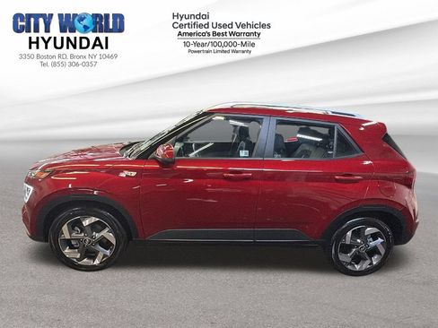 Used 2025 Hyundai Venue Limited FWD image 2