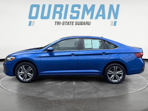 Used 2024 Volkswagen Jetta SE w/ Panoramic Sunroof Package FWD image 3