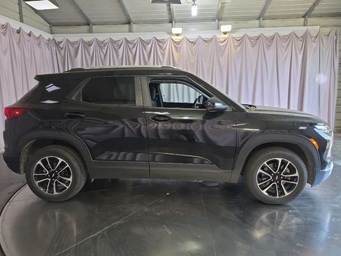 Used 2025 Chevrolet TrailBlazer LT FWD image 9
