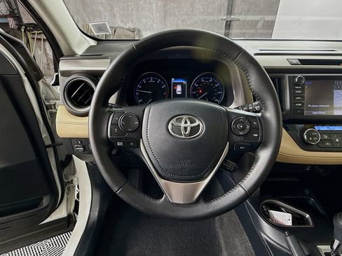 Used 2018 Toyota RAV4 XLE AWD/4WD image 11