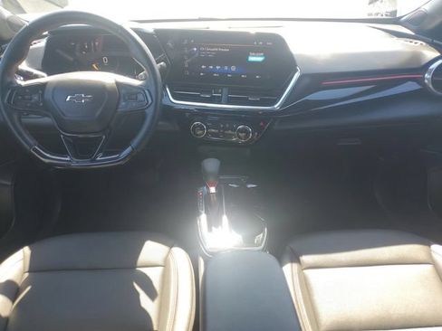 Used 2025 Chevrolet Trax RS w/ Driver Confidence Package FWD image 26