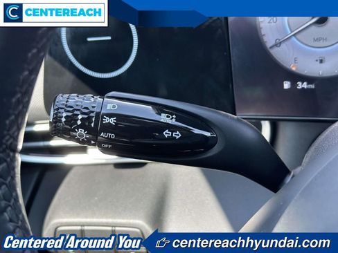 Used 2023 Hyundai Elantra Limited image 22