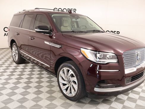 Used 2024 Lincoln Navigator Premiere AWD/4WD image 1