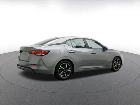 Used 2025 Nissan Sentra SV FWD image 10