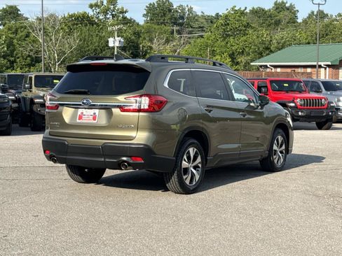 Used 2024 Subaru Ascent Premium AWD/4WD image 5